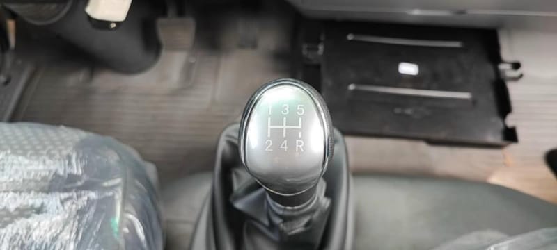 XE TẢI JAC N200S E5 1.990KG THÙNG BẠT ĐỜI 2025