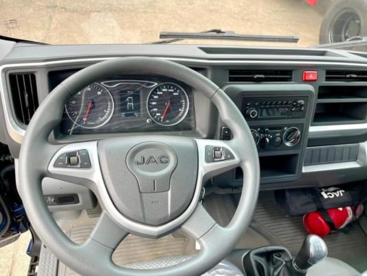 XE TẢI JAC N200S E5 1.990KG THÙNG BẠT ĐỜI 2025