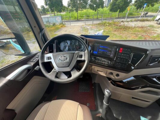 Xe đầu kéo FAW JH6 động cơ 445Hp mới 2024