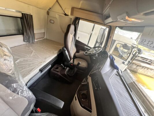 XE TẢI FAW 4 CHÂN 17.9 TẤN JH6 370HP