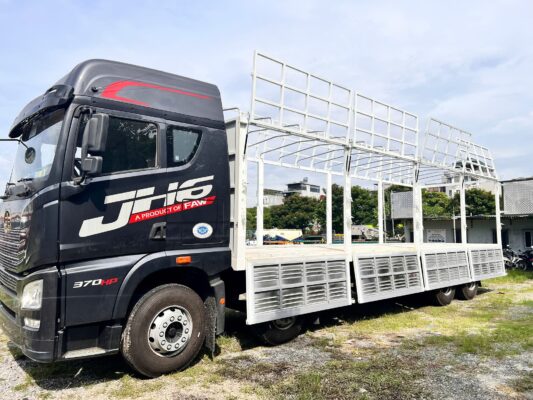 XE TẢI FAW 4 CHÂN 17.9 TẤN JH6 370HP