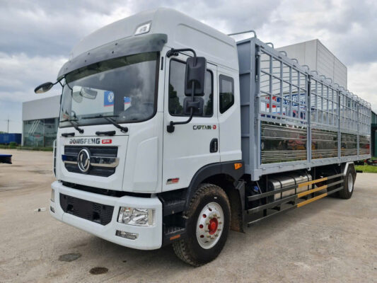 Xe tải thùng Dongfeng D12, tải 8,25t thùng dài 9.6m máy Cumin 5,9L